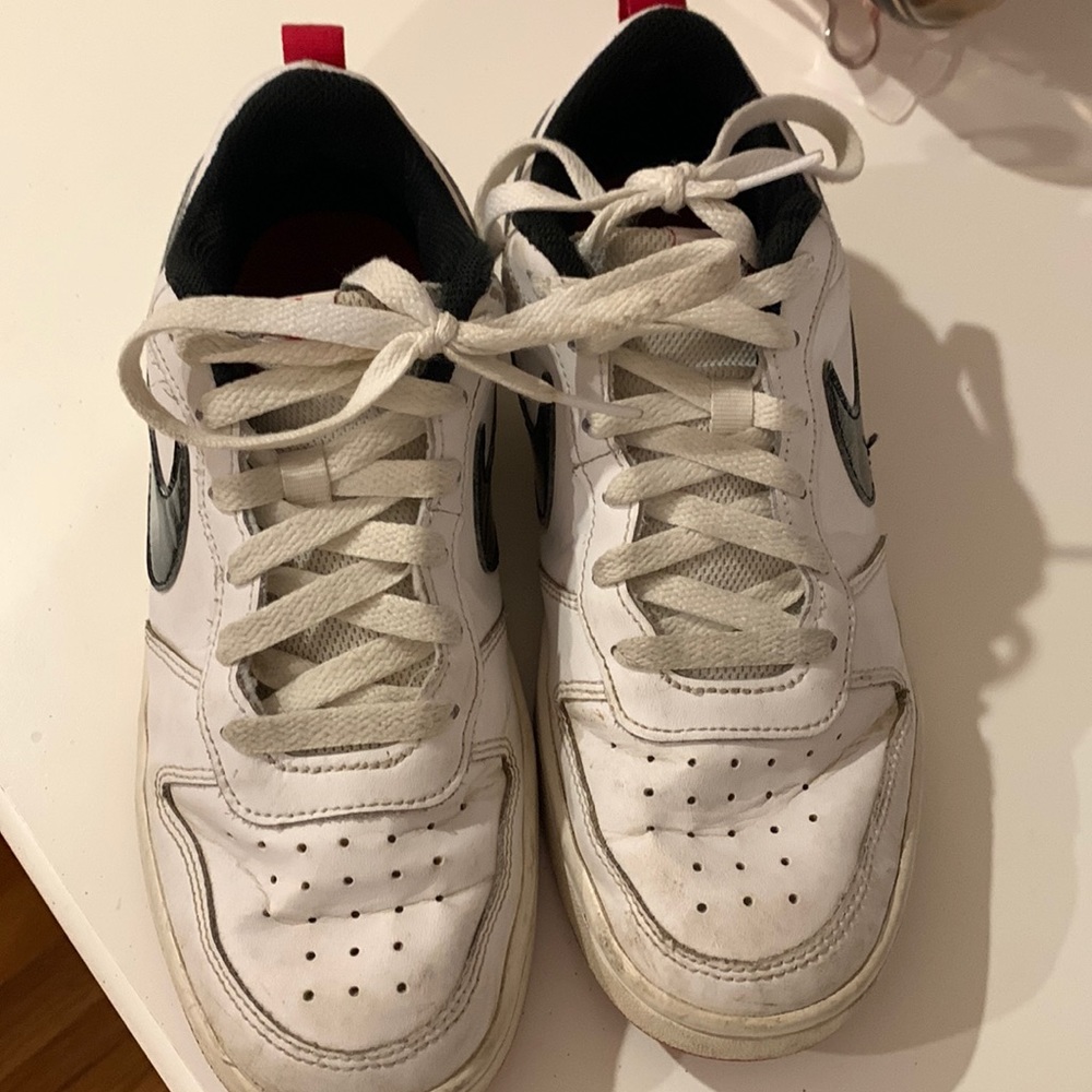 Nike sneakers size 6Y